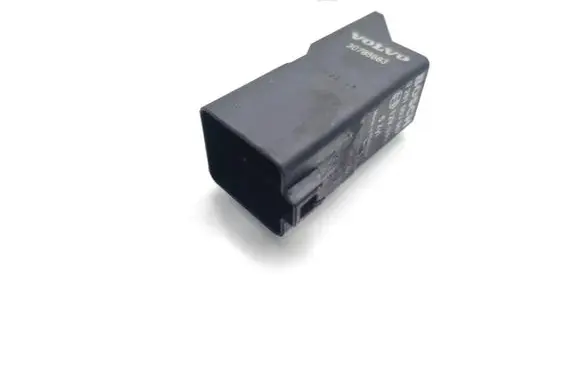 Volvo XC70 Glow plug pre-heat relay 0281003047