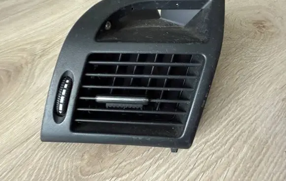 Mercedes-Benz E W211 Dashboard side air vent grill/cover trim 2118300654 A2118300654