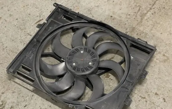 BMW 4 F36 Gran coupe Electric radiator cooling fan 9450015 8641946 0611806304