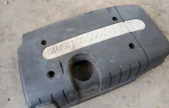 Mercedes-Benz C W202 Engine cover (trim) A6110100367