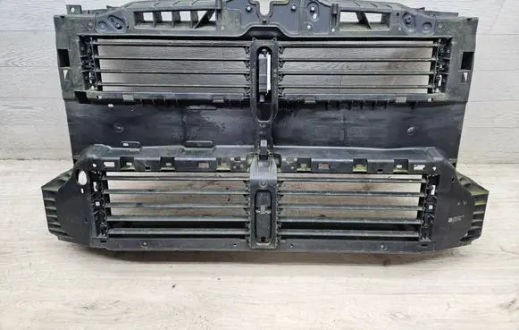 Ford Focus Intercooler air guide/duct channel JX6BA16E146B