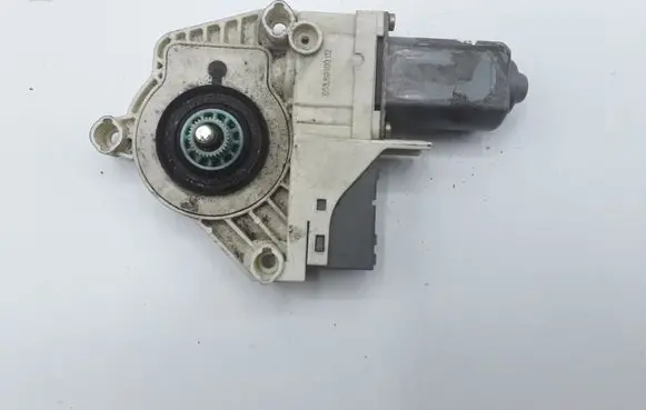 Land Rover Discovery 3 - LR3 Front door window regulator motor 0536010002
