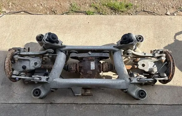 BMW 5 E39 Rear axle beam with reductor 