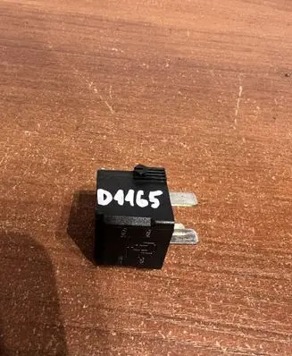 Mercedes-Benz SL R129 Other relay A0025421319 D1165
