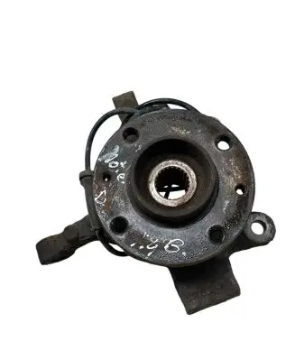 Nissan Note (E11) Front wheel hub