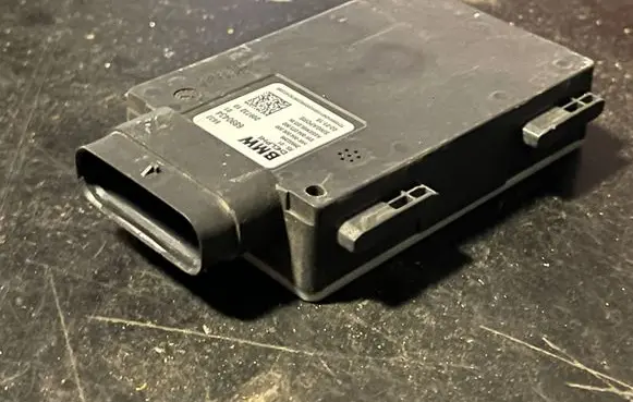 BMW M5 F90 Blind spot module 6890434 20973210 28602286