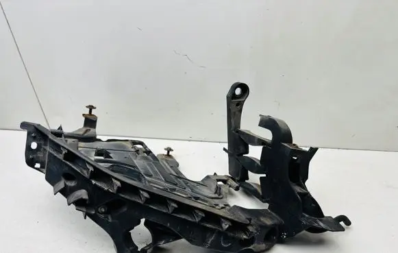 Audi A4 S4 B8 8K Headlight/headlamp mounting bracket 1301073034 8K0805608R