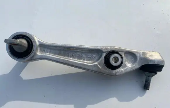 Tesla Model 3 Front lower control arm/wishbone 104434100C