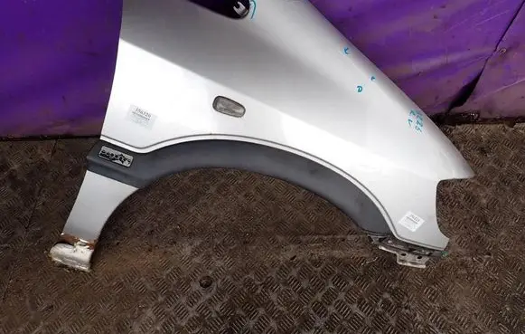 Opel Zafira A Fender 