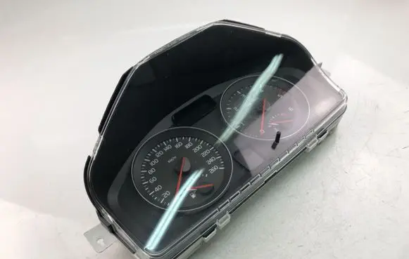 Volvo C30 Speedometer (instrument cluster) 31296228