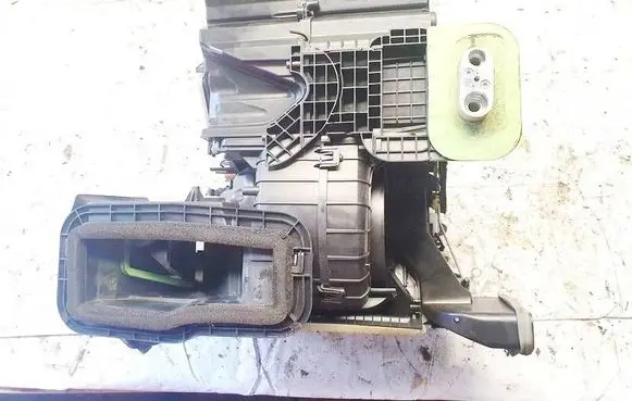 Nissan Leaf I (ZE0) Interior heater climate box assembly 