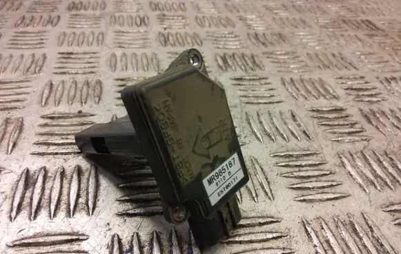 Mitsubishi Outlander Mass air flow meter MR985187