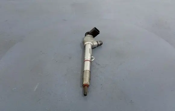 Fuel injector