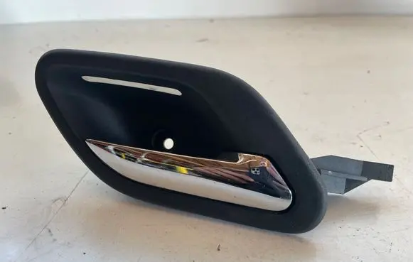 BMW 7 E38 Front door interior handle 8239476