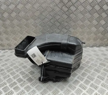 KIA Sportage Air filter box 281102Y300