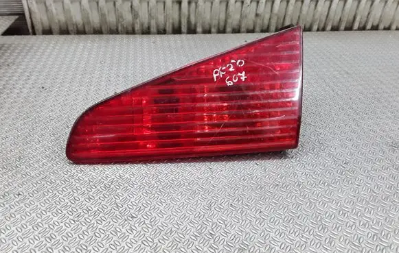 Peugeot 607 Tailgate rear/tail lights 2543