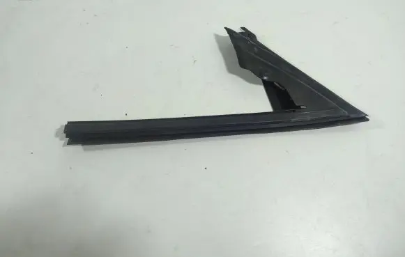 Chevrolet Camaro Rubber seal front door (on door) 23115072