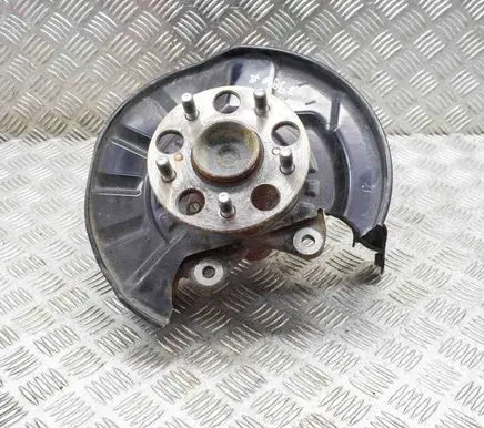 Rear wheel hub