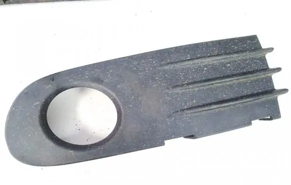 Volvo S40 Front bumper lower grill 30657007