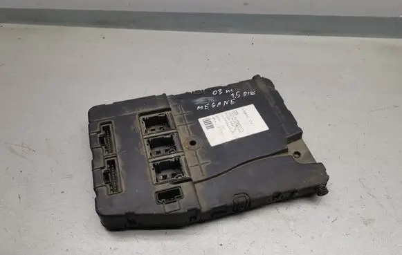 Renault Megane II Comfort/convenience module 8200305575