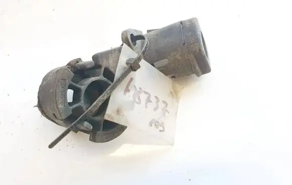 Radiator mount bracket