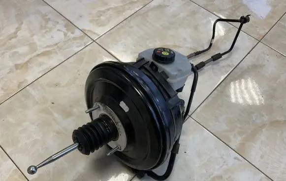 Porsche Cayenne (92A) Brake booster 7P5612101B 7P0611303A