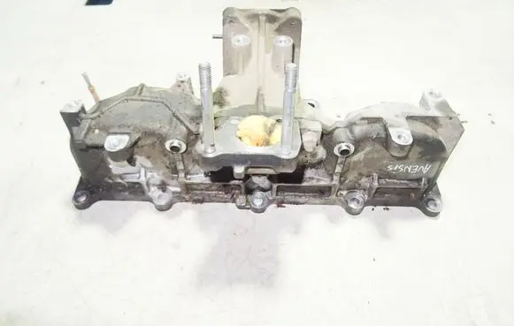 Toyota Avensis T270 Intake manifold