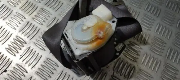 Mazda 6 Rear seatbelt dh069