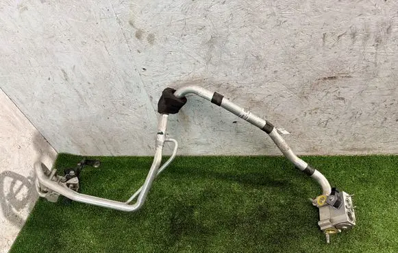 Volvo XC90 Air conditioning (A/C) pipe/hose 31694244