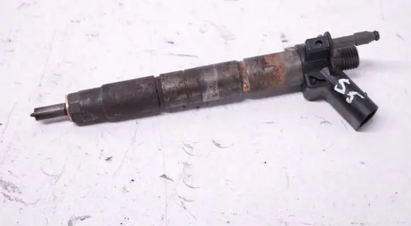 BMW 7 F01 F02 F03 F04 Fuel injector 7805428 0445116024