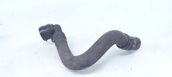 Volkswagen PASSAT B6 Engine coolant pipe/hose 3AA122073A