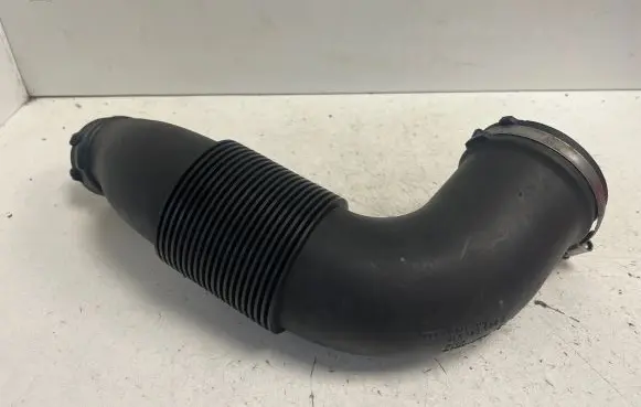 Audi Q7 4L Air intake hose/pipe 4L0129628E