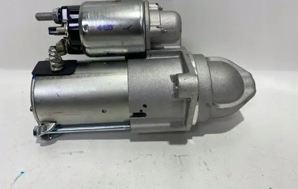 Opel Zafira A Starter motor 12637159