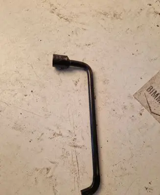Peugeot 508 RXH Wheel nut wrench 