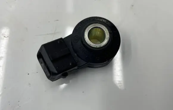 BMW 3 G20 G21 Detonation knock sensor 7636937