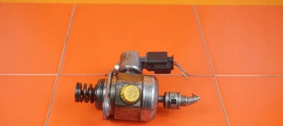 BMW 1 F20 F21 Fuel injection high pressure pump 0261520150 N13B16A