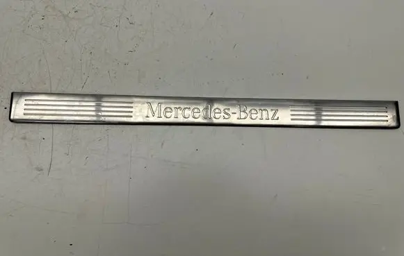Mercedes-Benz E W212 Front sill trim cover 2126860936