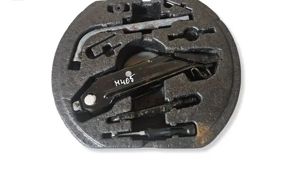 Volkswagen Golf VI Tool set 1K0012115F
