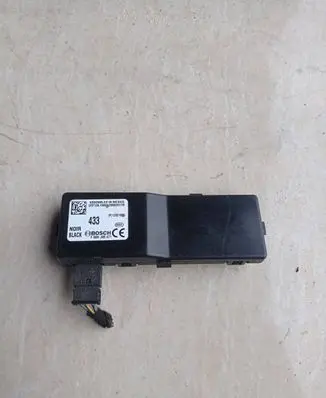 Opel Insignia A Door central lock control unit/module 13501980