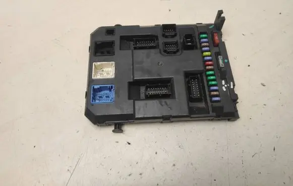 Peugeot 307 SAM control unit 9664983480