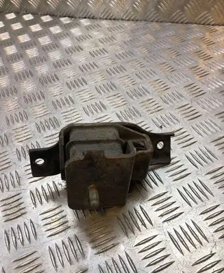 Subaru Forester SG Engine mount bracket