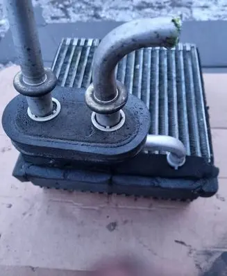 Ford Focus A/C cooling radiator (condenser)