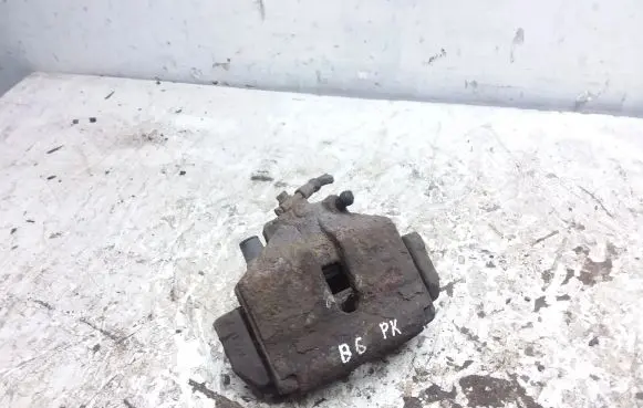 Volkswagen PASSAT B6 Front brake caliper