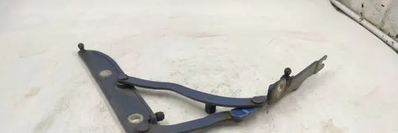 Tailgate/trunk/boot hinge
