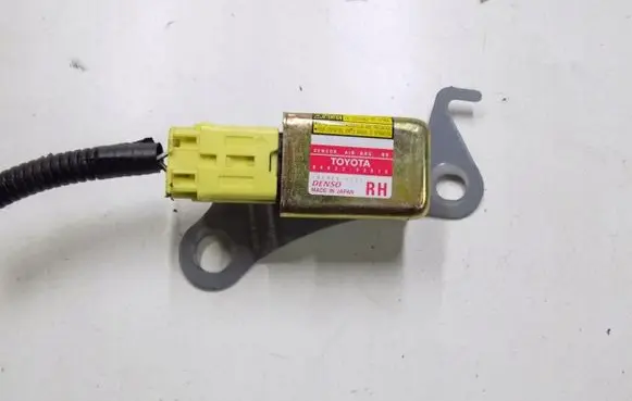 Toyota RAV 4 (XA20) Airbag deployment crash/impact sensor 8983342010