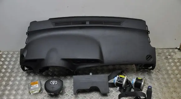 Toyota Yaris Dashboard 550850D010 891700D300
