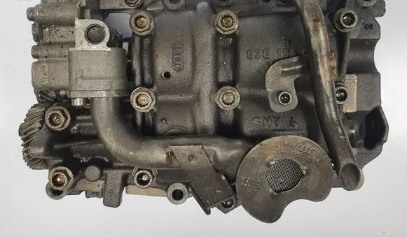 Volkswagen PASSAT B9 Oil pump 03G115169E 03G115105E