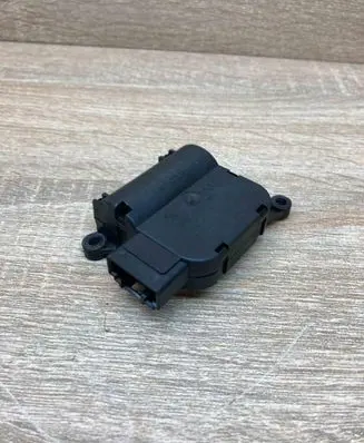 Audi A4 S4 B6 8E 8H Air flap motor/actuator 8E1820511F 0132801322