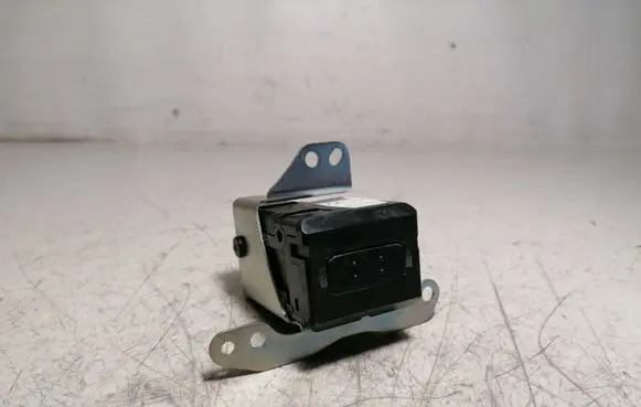 Toyota Corolla Verso AR10 Ignition lock 626399-000