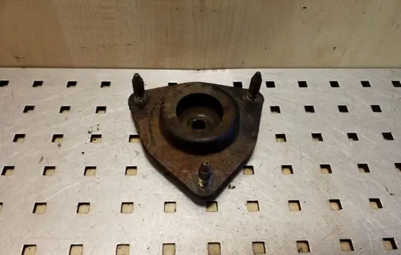 Mitsubishi Outlander Lower shock absorber bracket 